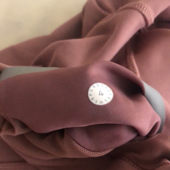 Lululemon leggings In movement size 4 - Picture 3 of 3